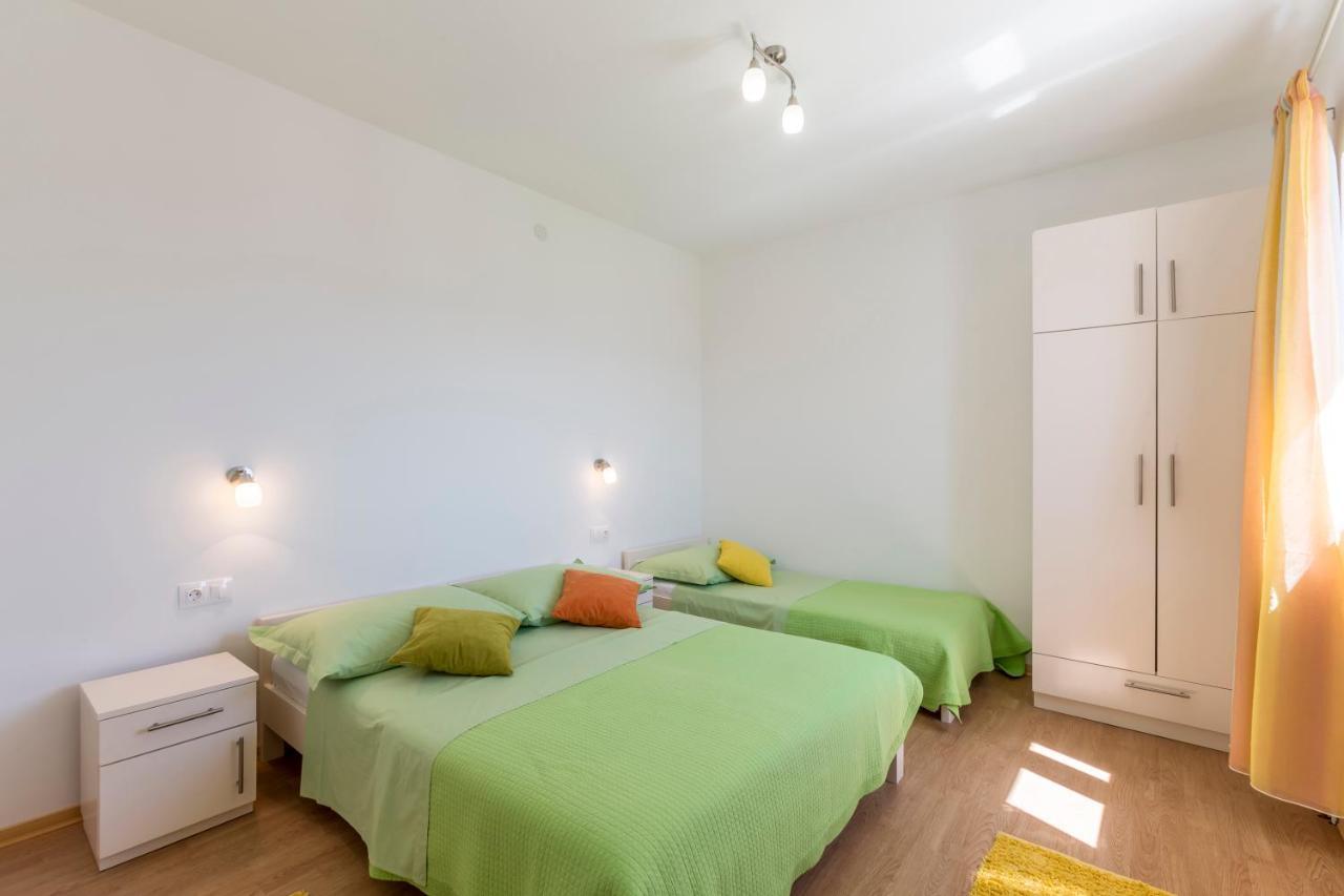 Apartmani Bezmalinovic Bol Exterior photo
