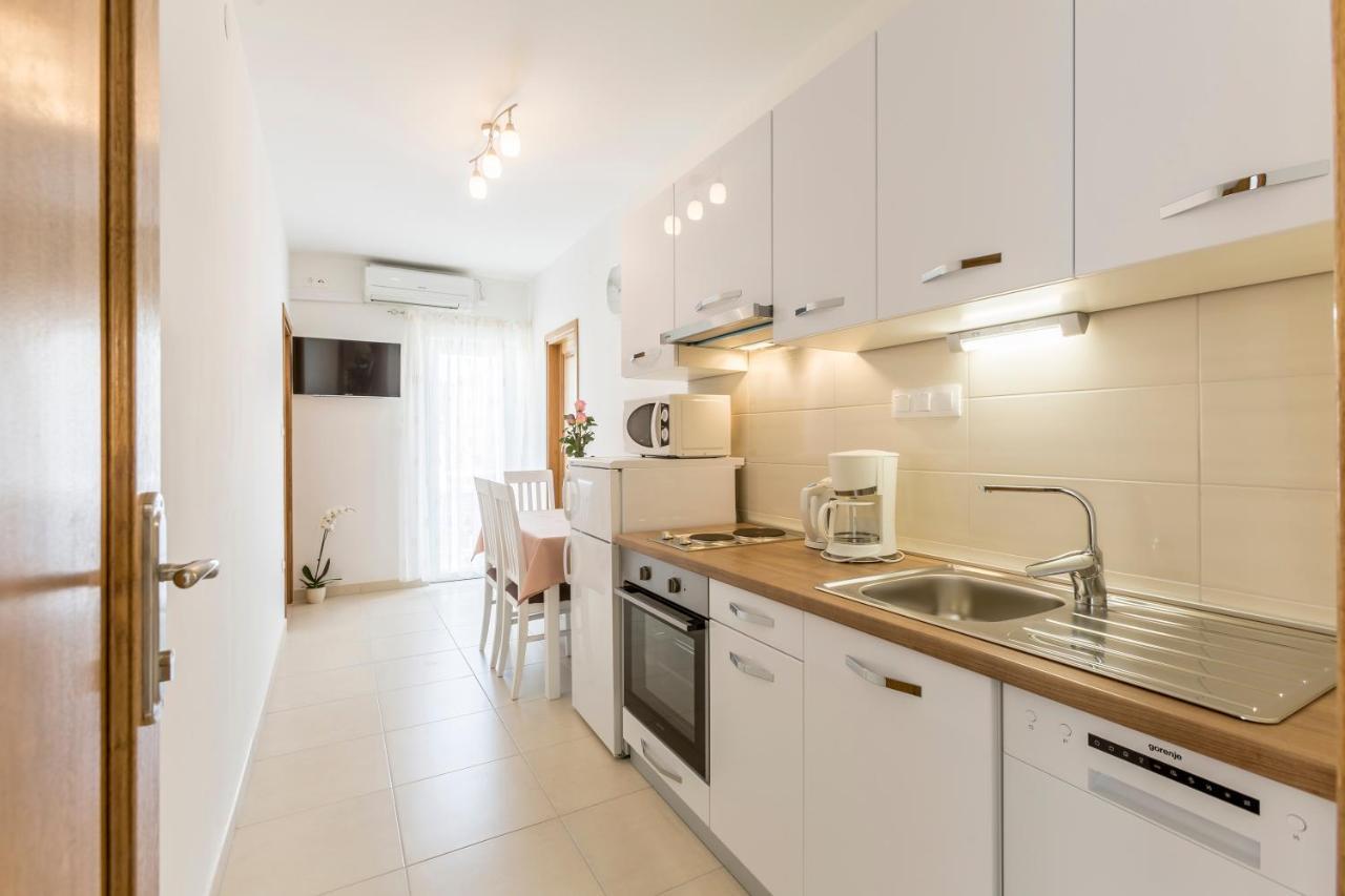 Apartmani Bezmalinovic Bol Exterior photo