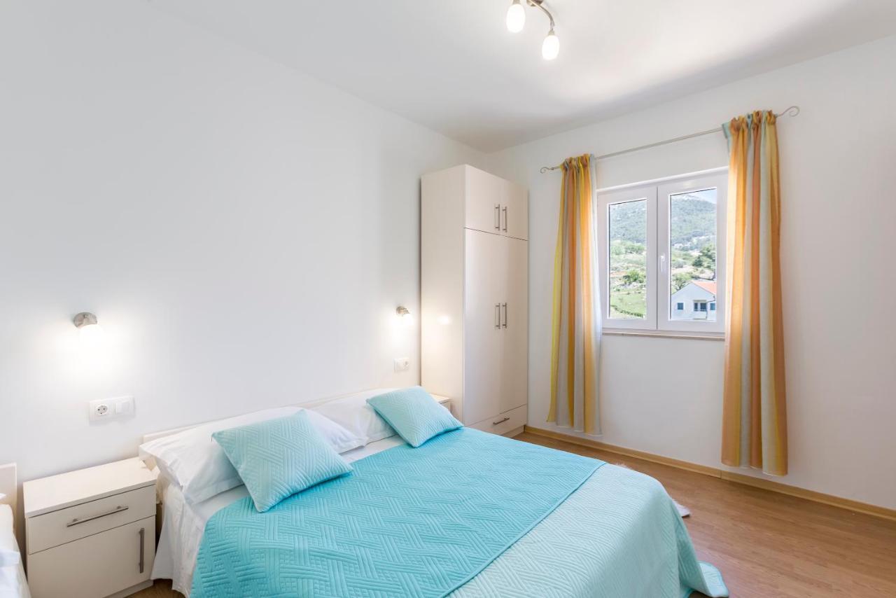 Apartmani Bezmalinovic Bol Exterior photo
